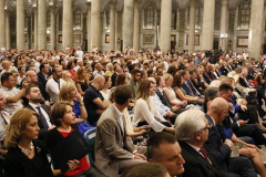 ALBTVUSA-MER-PJESE-DHE-PASQYRON-TE-GJITHA-VEPRIMTARITE-QE-DO-TE-ZHVILLOJE-VATIKANI-ME-RASTIN-E-SHENJTERIMIT-TE-NENE-TEREZES.kONCERTI-3-SHTAT