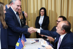 Enver-Hoxhajnje-shembull-i-mire-ne-boten-shqiptare.