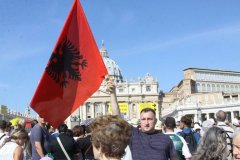 FOTO-E-GAZETARIT-TE-ALBTVUSA-SE-BEQIR-SINA-NE-SHESHIN-E-SHEN-PJETRIT-4-SHTATOR-2016.