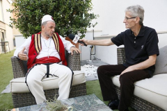 Gazetari-albtvusa-se-Beqir-Sina-ne-bisede-me-aktivistin-dhe-biznesmenin-e-suksesshem-z.Marash-Nucullaj.Vatikan-4-Shtator-2016.