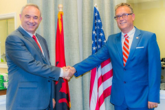 Koordinatori-i-Qendres-se-Bashkepunimit-Nder-Fetar-Elbasan-z.-Sokol-Mark-Lulgjuraj-ne-emisionin-Univers-te-ALB-TV-USA